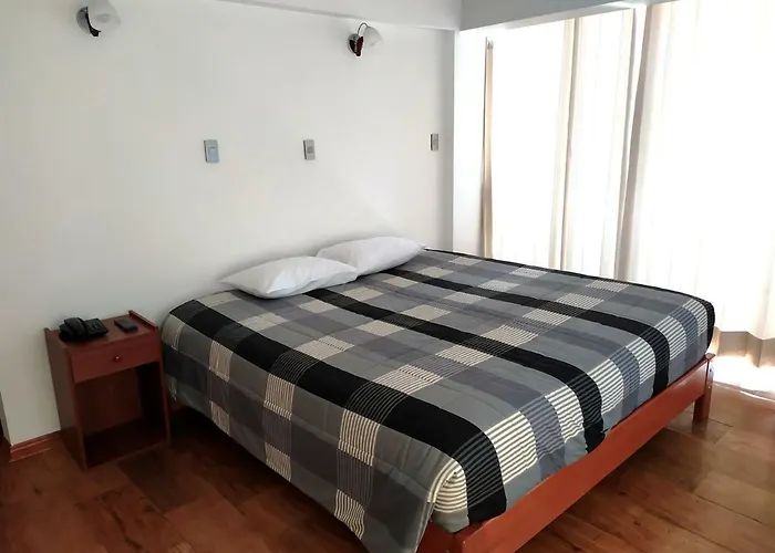 ホステル Real House *